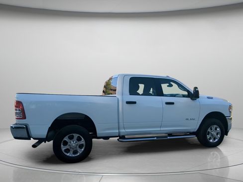 Used 2024 RAM 2500 Big Horn AWD/4WD image 30