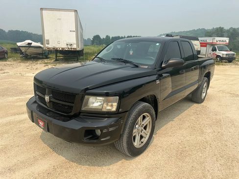 Used 2011 Dodge Dakota Big Horn w/ Convenience Group AWD/4WD image 2