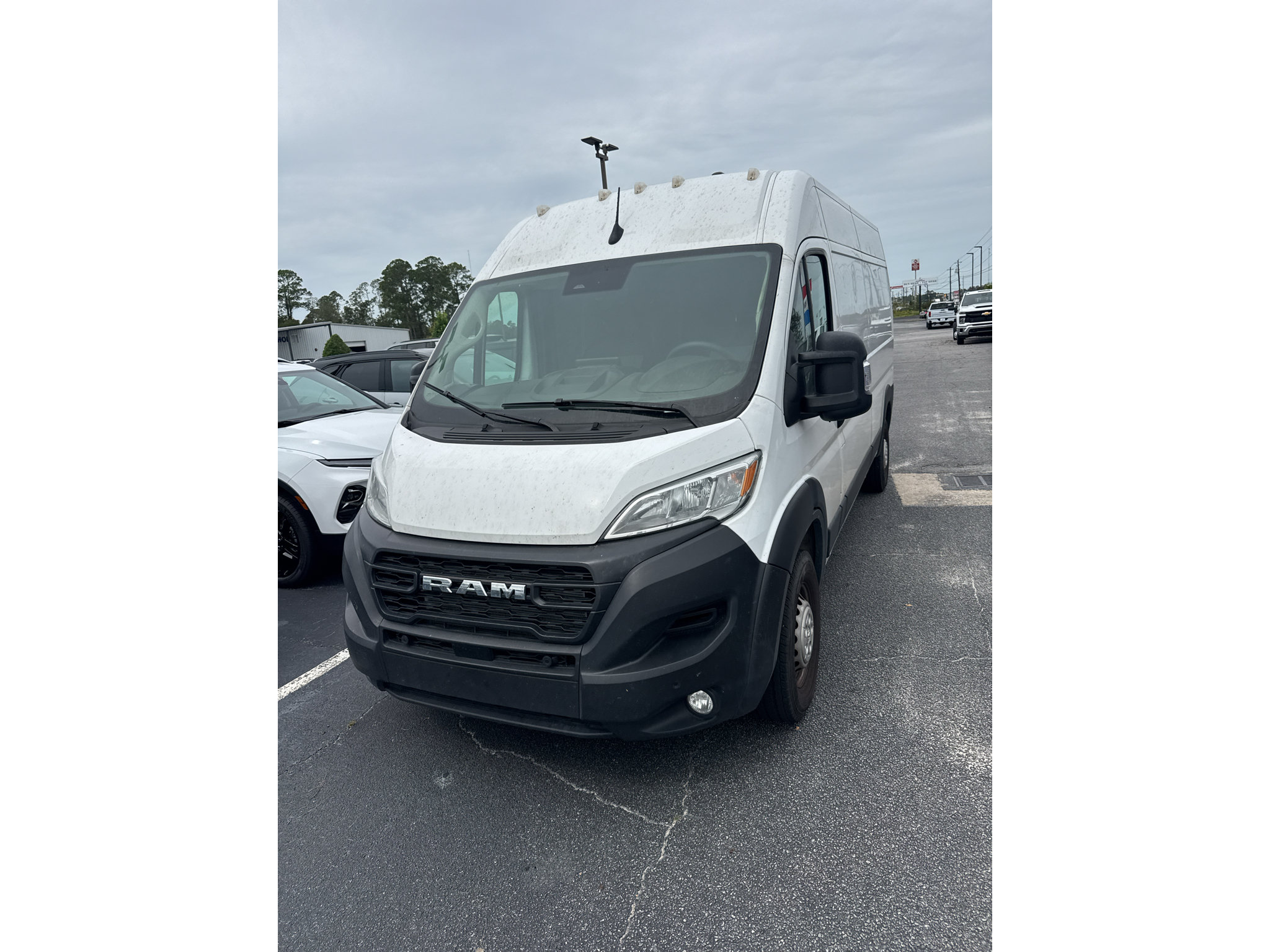 Used 2025 RAM ProMaster 2500 w/ Premium Convenience Group FWD image 1