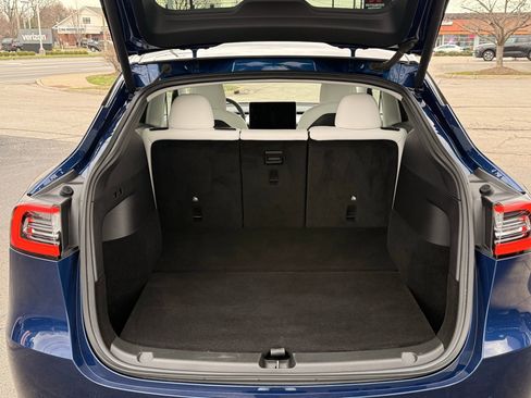 Used 2021 Tesla Model Y Long Range image 27