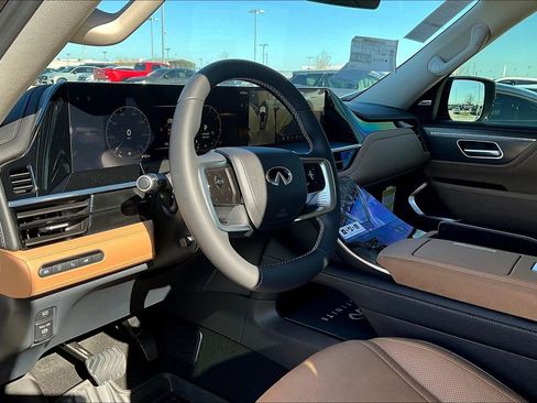 Used 2025 INFINITI QX80 Luxe image 21