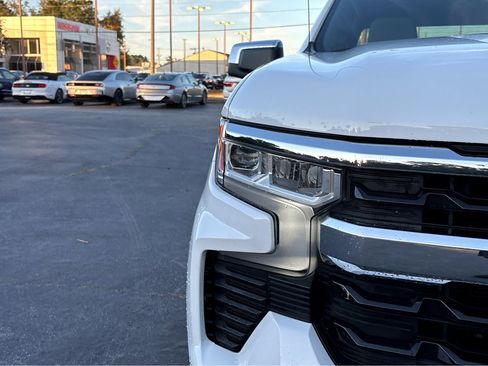 Used 2022 Chevrolet Silverado 1500 LT w/ Protection Package image 23