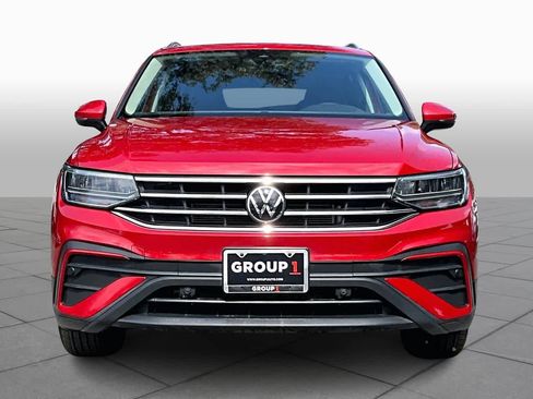 Certified 2023 Volkswagen Tiguan SE w/ Panoramic Sunroof Package image 4