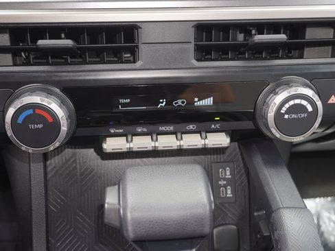 Certified 2025 Toyota 4Runner SR5 AWD/4WD image 16