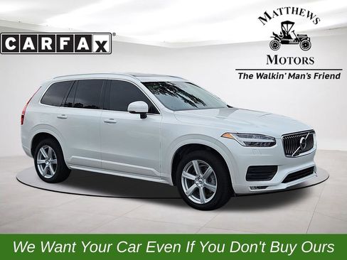 Used 2022 Volvo XC90 T5 Momentum image 1
