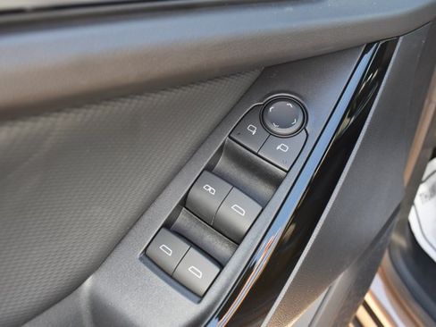 New 2027 Chevrolet Equinox LT FWD image 12