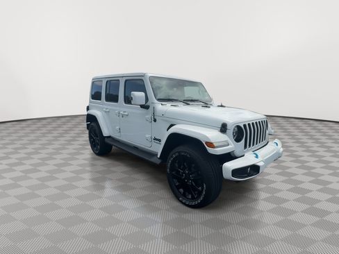 Used 2021 Jeep Wrangler Unlimited Sahara AWD/4WD image 2