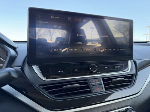 Used 2023 Nissan Altima 2.5 SR w/ SR Premium Package image 21