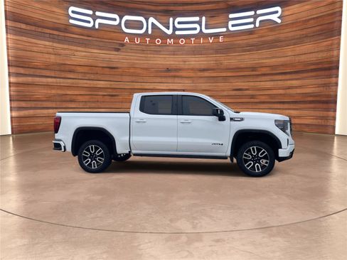 Used 2022 GMC Sierra 1500 AT4 w/ Technology Package image 6