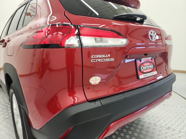 Used 2024 Toyota Corolla Cross LE FWD image 18