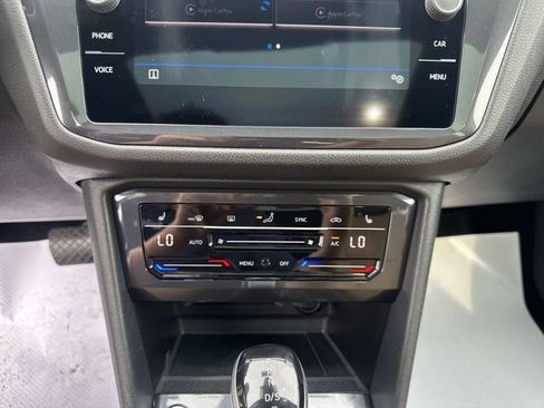 Used 2023 Volkswagen Tiguan SE w/ Panoramic Sunroof Package FWD image 19