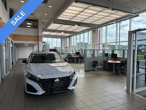 Used 2022 Chevrolet Silverado 1500 LTZ image 45