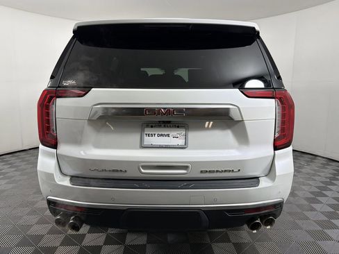 Used 2023 GMC Yukon Denali w/ Advanced Technology Package image 5