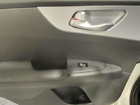 Used 2023 Kia Forte LXS image 12