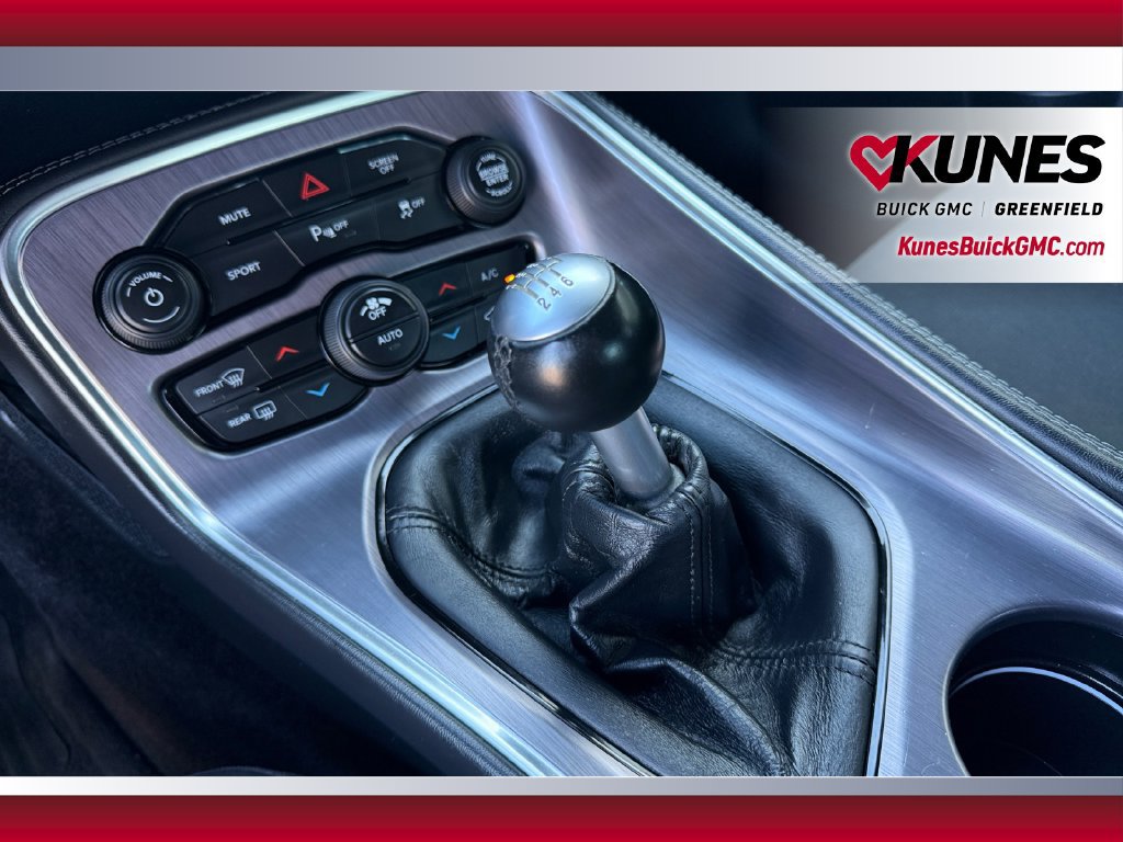 Used 2017 Dodge Challenger R/T RWD image 28