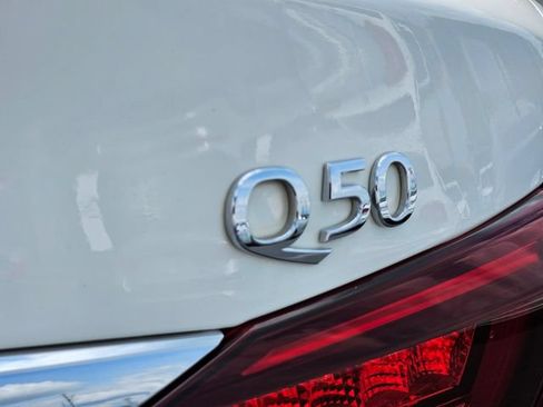 Used 2021 INFINITI Q50 Luxe RWD image 16