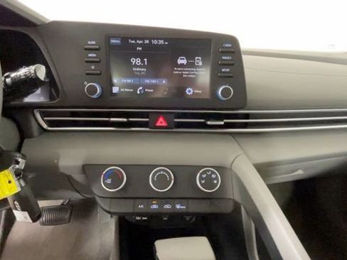 Certified 2023 Hyundai Elantra SE FWD image 31