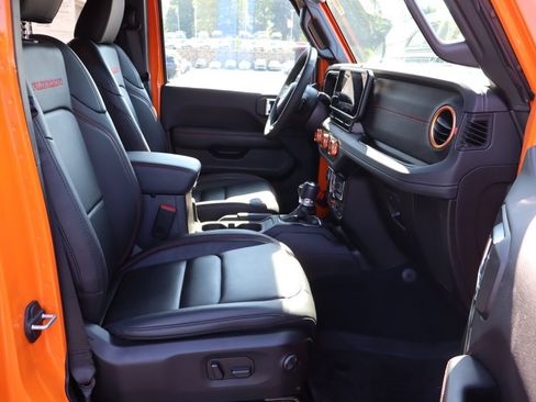 Used 2025 Jeep Wrangler Unlimited Rubicon AWD/4WD image 30