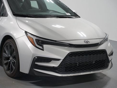 Used 2024 Toyota Corolla SE FWD image 4