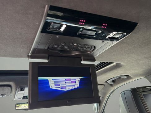 Used 2019 Cadillac Escalade ESV Platinum w/ Escalade Sport Edition AWD/4WD image 26