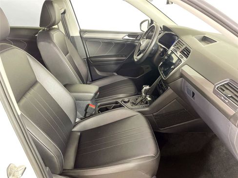Used 2024 Volkswagen Tiguan SE AWD/4WD image 26