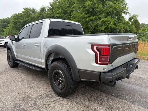 Used 2017 Ford F150 Raptor w/ Equipment Group 802A Luxury AWD/4WD image 4