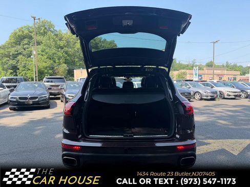 Used 2017 Porsche Cayenne AWD/4WD image 20