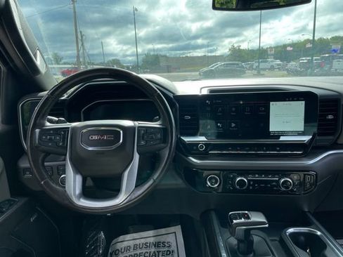 Used 2022 GMC Sierra 1500 SLT w/ SLT Convenience Package AWD/4WD image 18