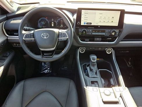 Used 2024 Toyota Grand Highlander AWD Hybrid image 10