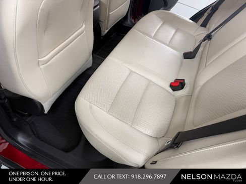 Used 2020 Buick Encore GX Essence w/ Experience Buick Package AWD/4WD image 40