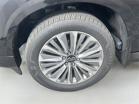 Used 2025 INFINITI QX80 Sensory image 27