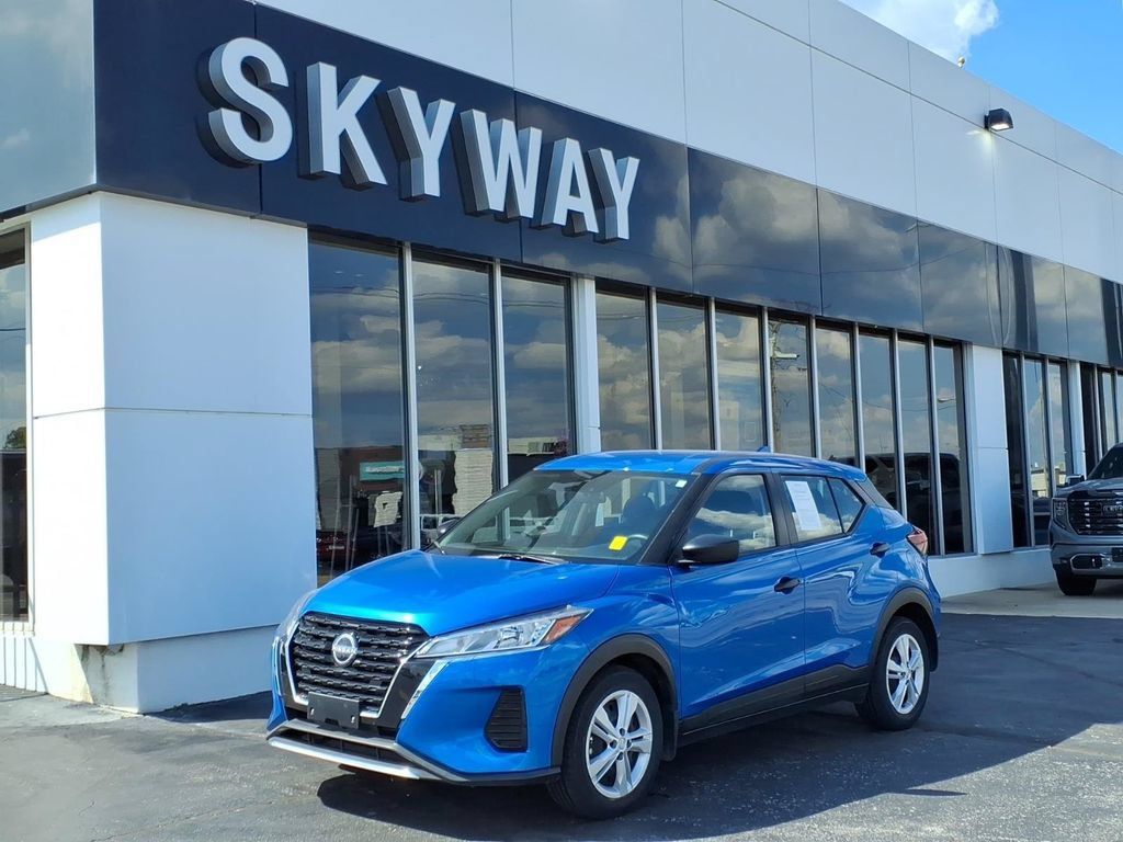 Used 2025 Nissan Kicks Play S FWD image 1