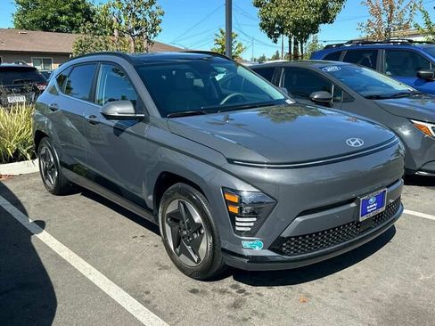 Used 2024 Hyundai Kona Limited FWD image 2