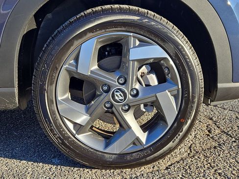 Certified 2025 Hyundai Venue Limited FWD image 33