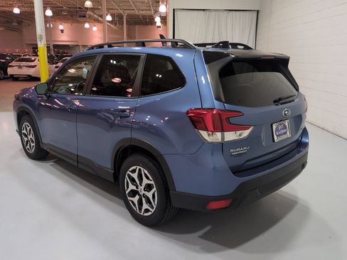 Used 2024 Subaru Forester Premium AWD/4WD image 5