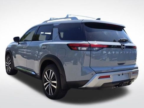 Used 2023 Nissan Pathfinder Platinum AWD/4WD image 11