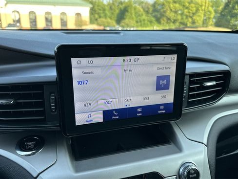 Used 2022 Ford Explorer XLT image 16