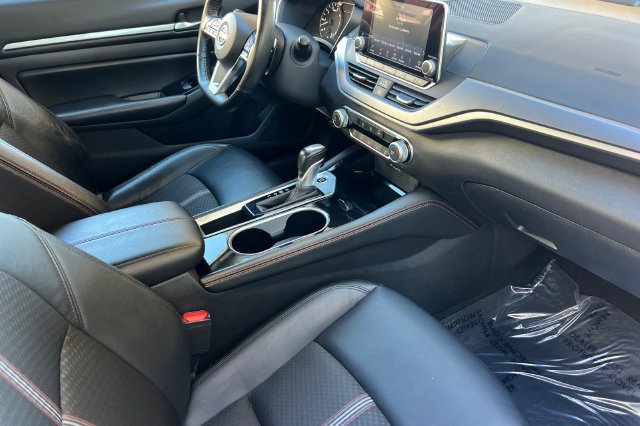 Used 2025 Nissan Altima 2.5 SR FWD image 18
