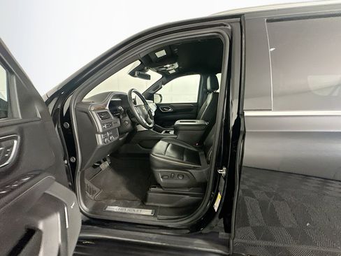 Used 2024 Chevrolet Suburban Premier image 13