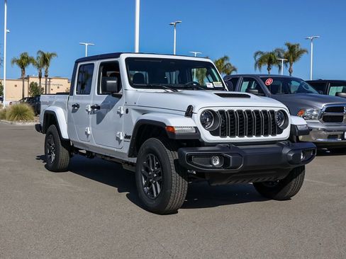 New 2026 Jeep Gladiator Sport image 2