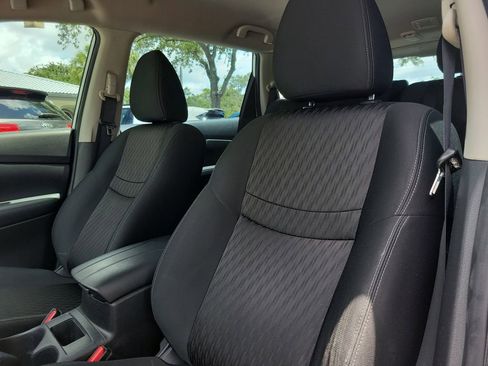 Used 2018 Nissan Rogue S FWD image 12