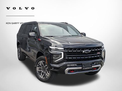 Used 2025 Chevrolet Suburban Z71 AWD/4WD image 1
