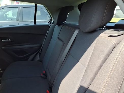 Used 2020 Chevrolet Trax LS FWD image 12