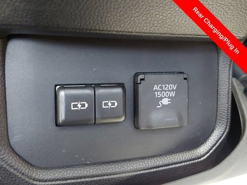 Used 2024 Toyota Highlander Platinum AWD/4WD image 34