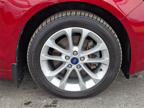 Used 2019 Ford Fusion Energi Titanium image 9