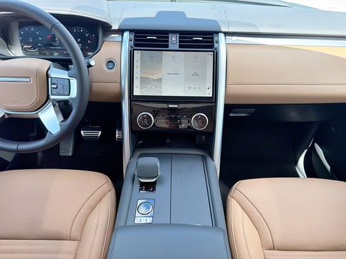 New 2026 Land Rover Discovery Limited Edition AWD/4WD image 20
