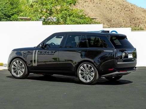 Certified 2025 Land Rover Range Rover SE AWD/4WD image 9