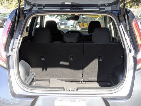 Used 2023 Kia Soul LX w/ Option Group 015 FWD image 25