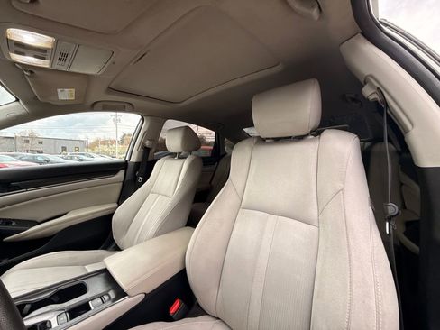 Used 2019 Honda Accord EX image 25