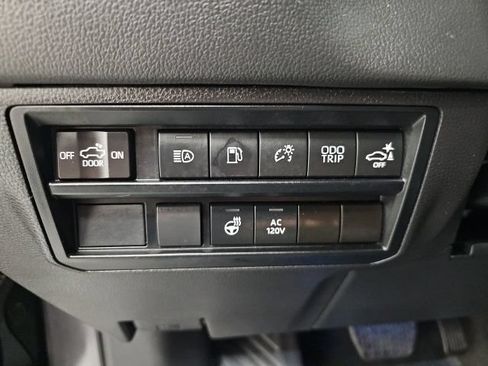Used 2024 Toyota Tundra Limited AWD/4WD image 18